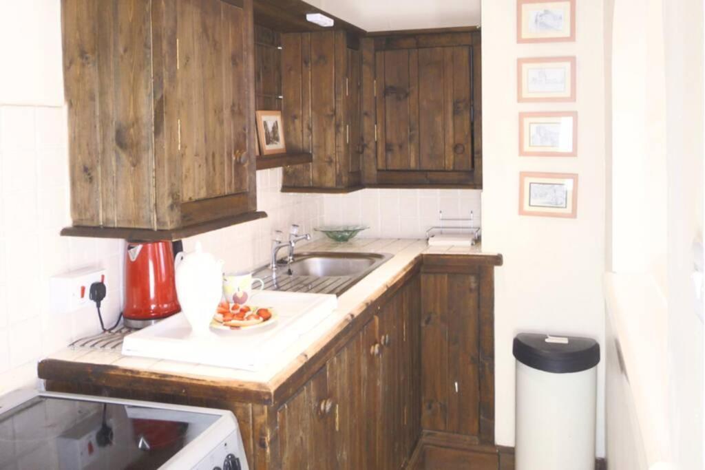 וויטבי Kikas Cottage, Rear 89 Church Street, White Horse Yard מראה חיצוני תמונה